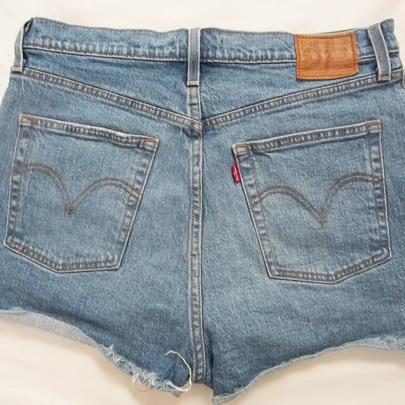 Levi's Ribcage Denim High Rise Shorts - Picture 4 of 5